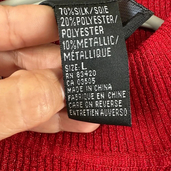 August Silk Silk Blend Red Shimmer blouse size Large - Picture 4 of 6